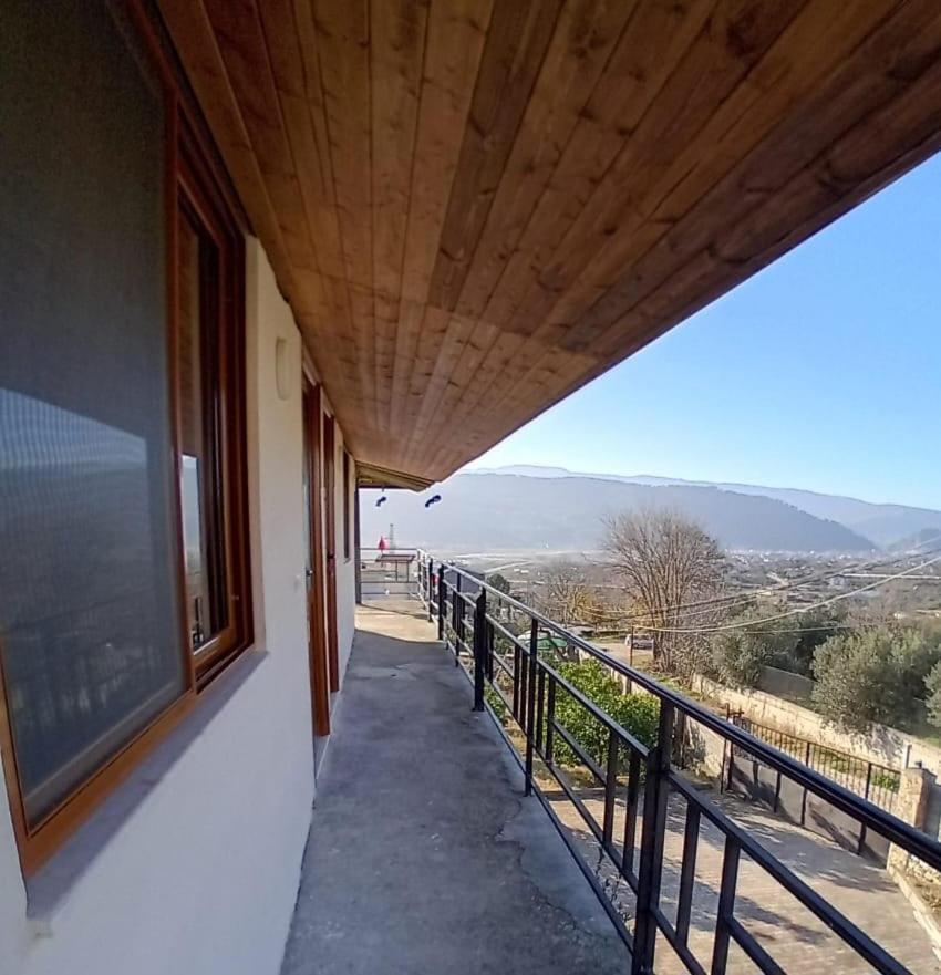 Guest House Xhaferaj Berat Exterior foto